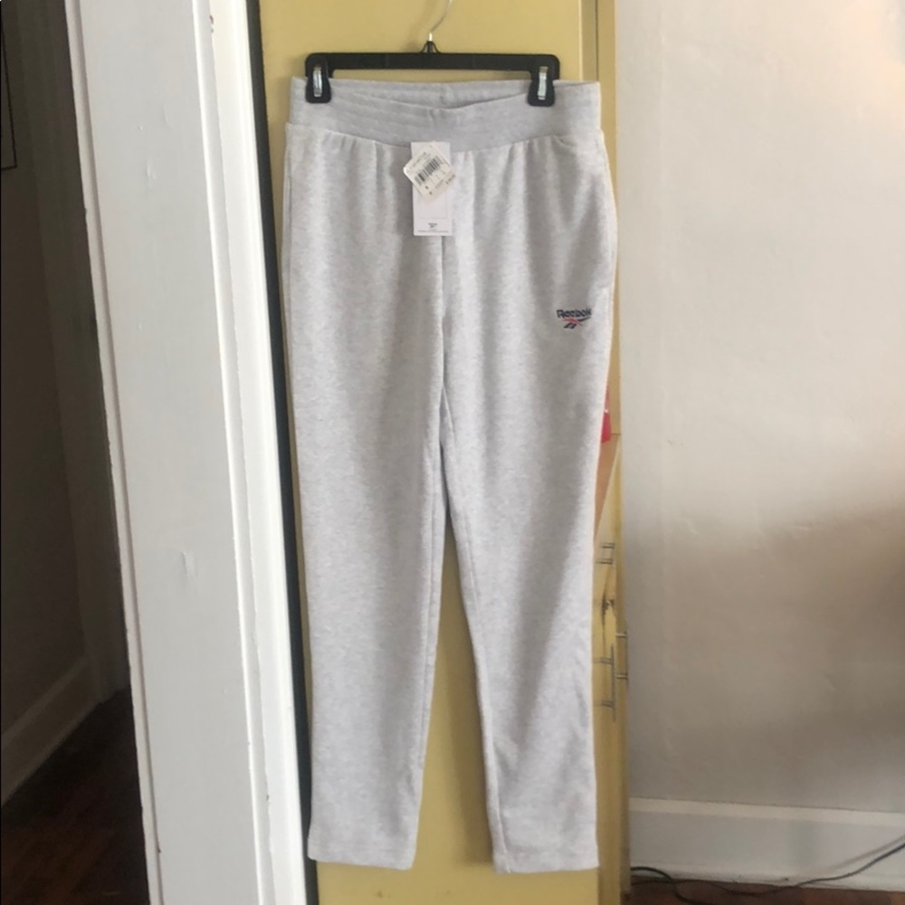 Women’s Reebok sweats - Picture 2 of 3